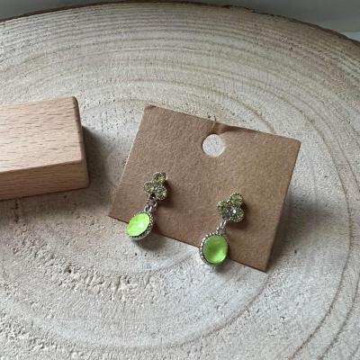 Boucles d oreilles vertes et argentees