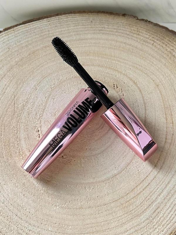 Mascara mega volume